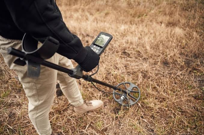 Metal Detector Gold Detector im Vergleich: Welches Gerät eignet sich für die Goldsuche?