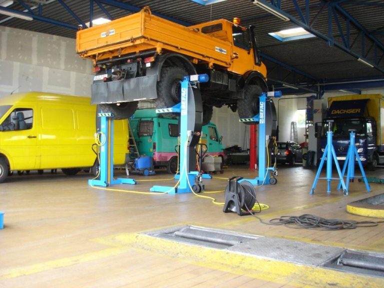 Fahrzeughebebühnen für LKW, Busse und Nutzfahrzeuge – Mobile Hebelösungen für den professionellen Einsatz