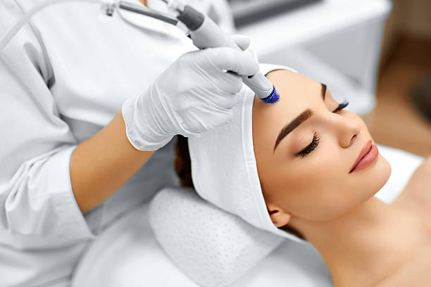 Professionelle Behandlung von Cellulite: Moderne Methoden für eine individuelle Körperkonturierung