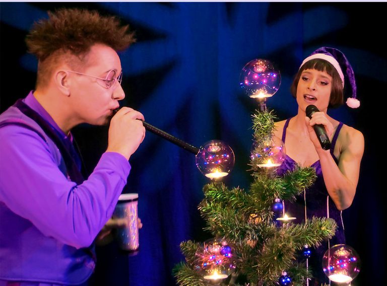 Showact Weihnachtsfeier mit interaktiven Erlebnissen und faszinierender Mentalmagie